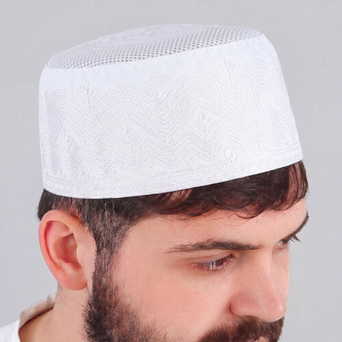 Yazlık Fileli Mevlidhan Namaz Takkesi Topbaş Hafız Nakış İşlemeli-Beyaz
