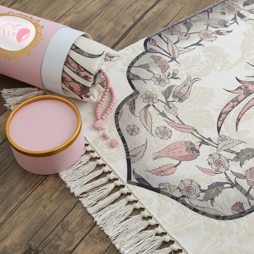 Çocuklar İçin Silindir Kutulu (18x10) Namaz Seti Pembe 34x57 cm - 180 gr
